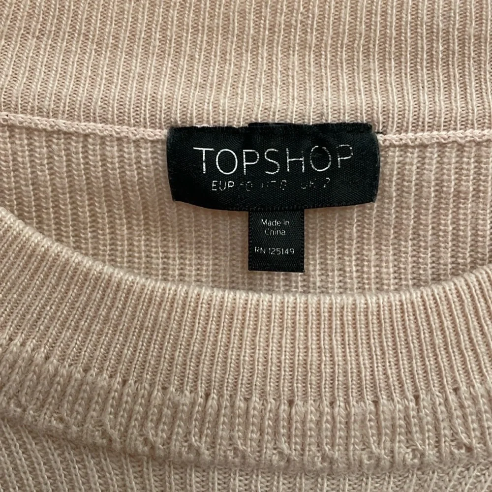 💕TOPSHOP blush pink ruffle front sweater.  8